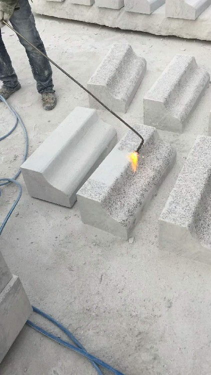 10cm厚芝麻灰花崗巖價格分析及加工要點